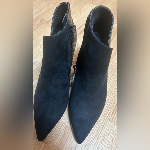 Express Booties - Picture 2 of 6